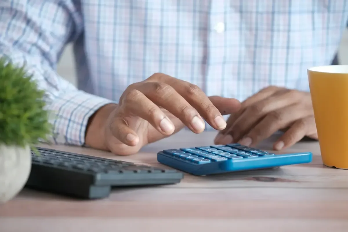 Comparing mortgage payments with a calculator